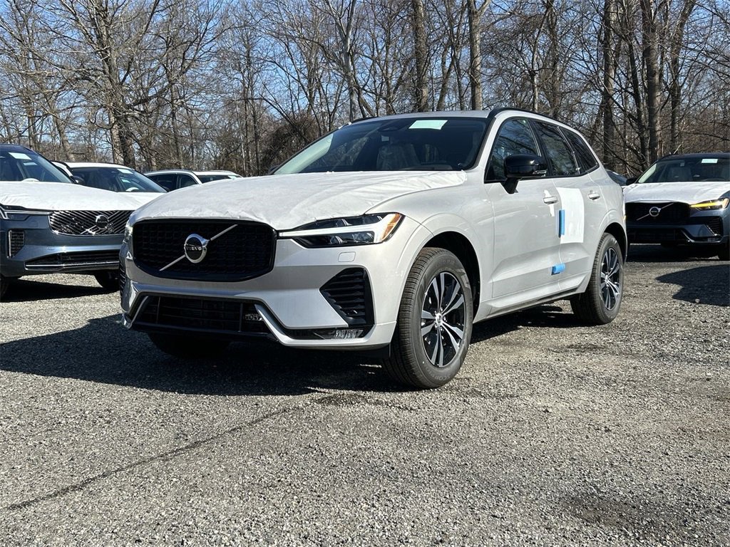 New 2025 Volvo XC60 B5 Core w/ Climate Package