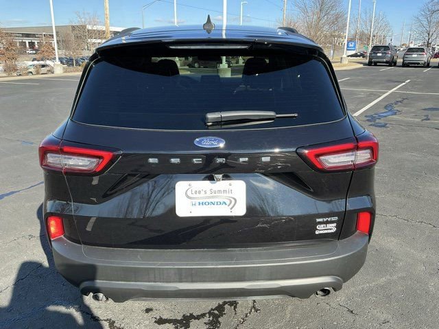 Used 2025 Ford Escape ST-Line image 4