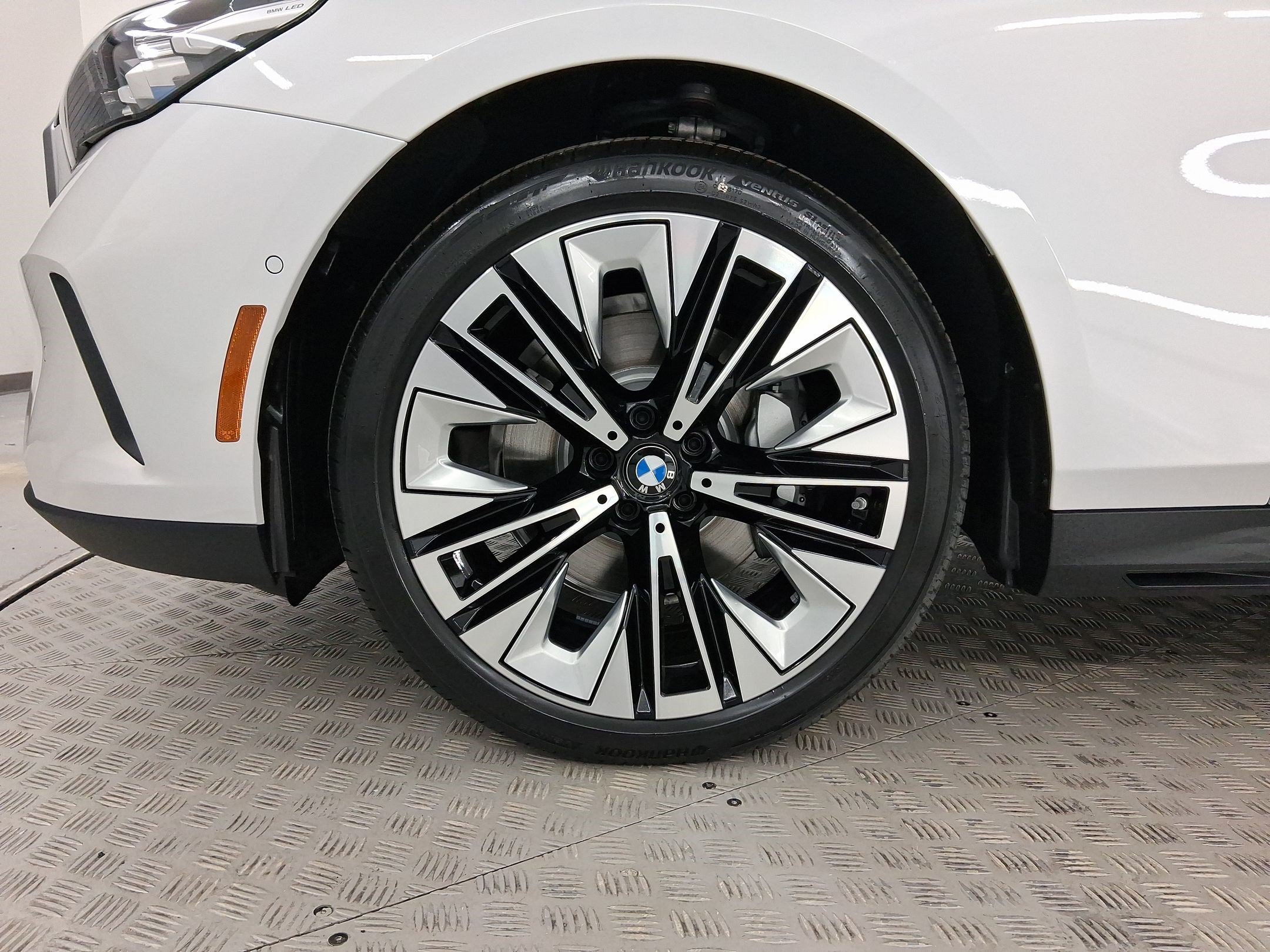 New 2026 BMW 530i w/ Executive Package RWD image 11