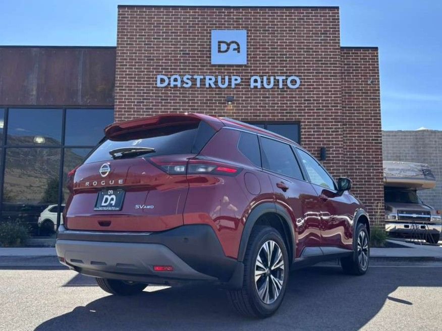 Used 2021 Nissan Rogue SV w/ Premium Package image 4