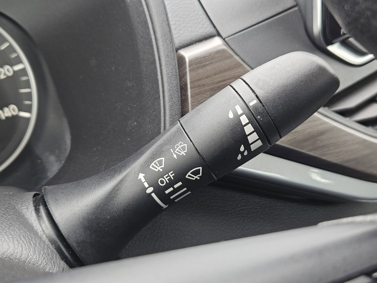 Used 2024 Nissan Altima 2.5 SV FWD image 29