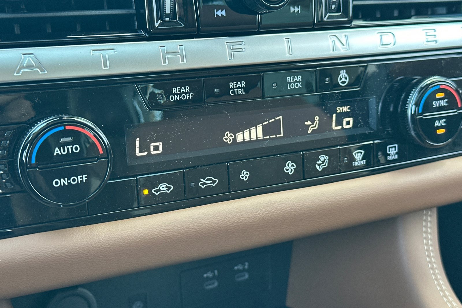 New 2026 Nissan Pathfinder Platinum FWD image 18