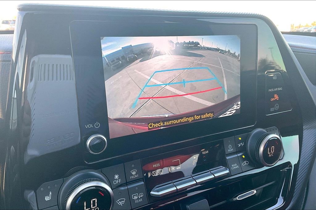 Used 2023 Toyota Highlander L image 28