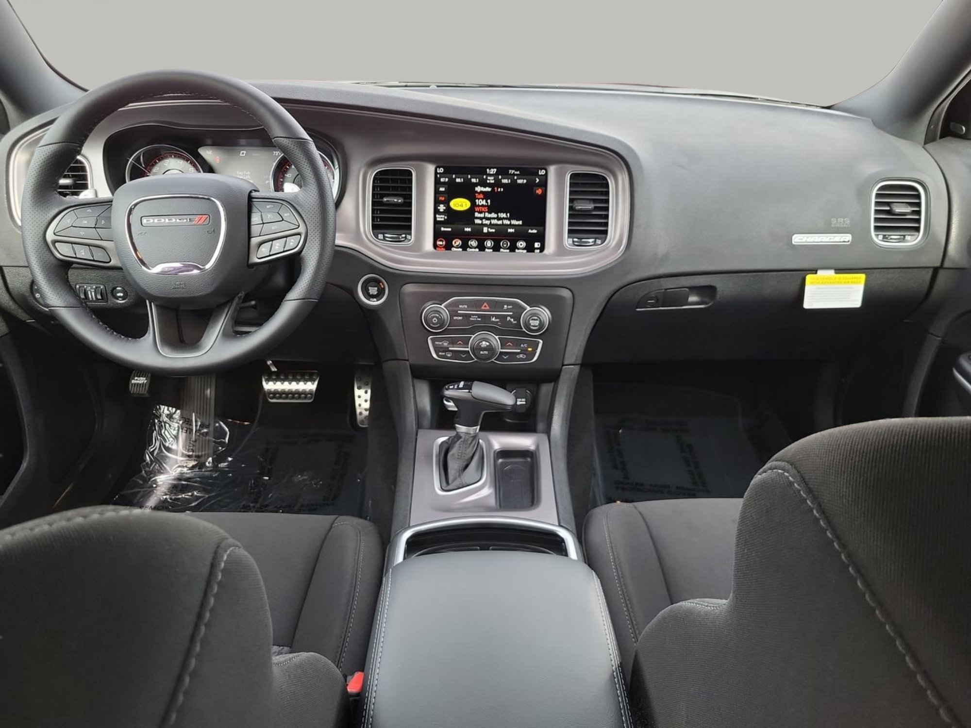 Used 2023 Dodge Charger R/T w/ Technology Group image 6