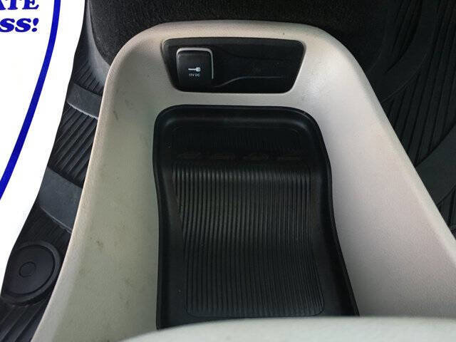 Used 2023 Chrysler Pacifica Touring-L image 22