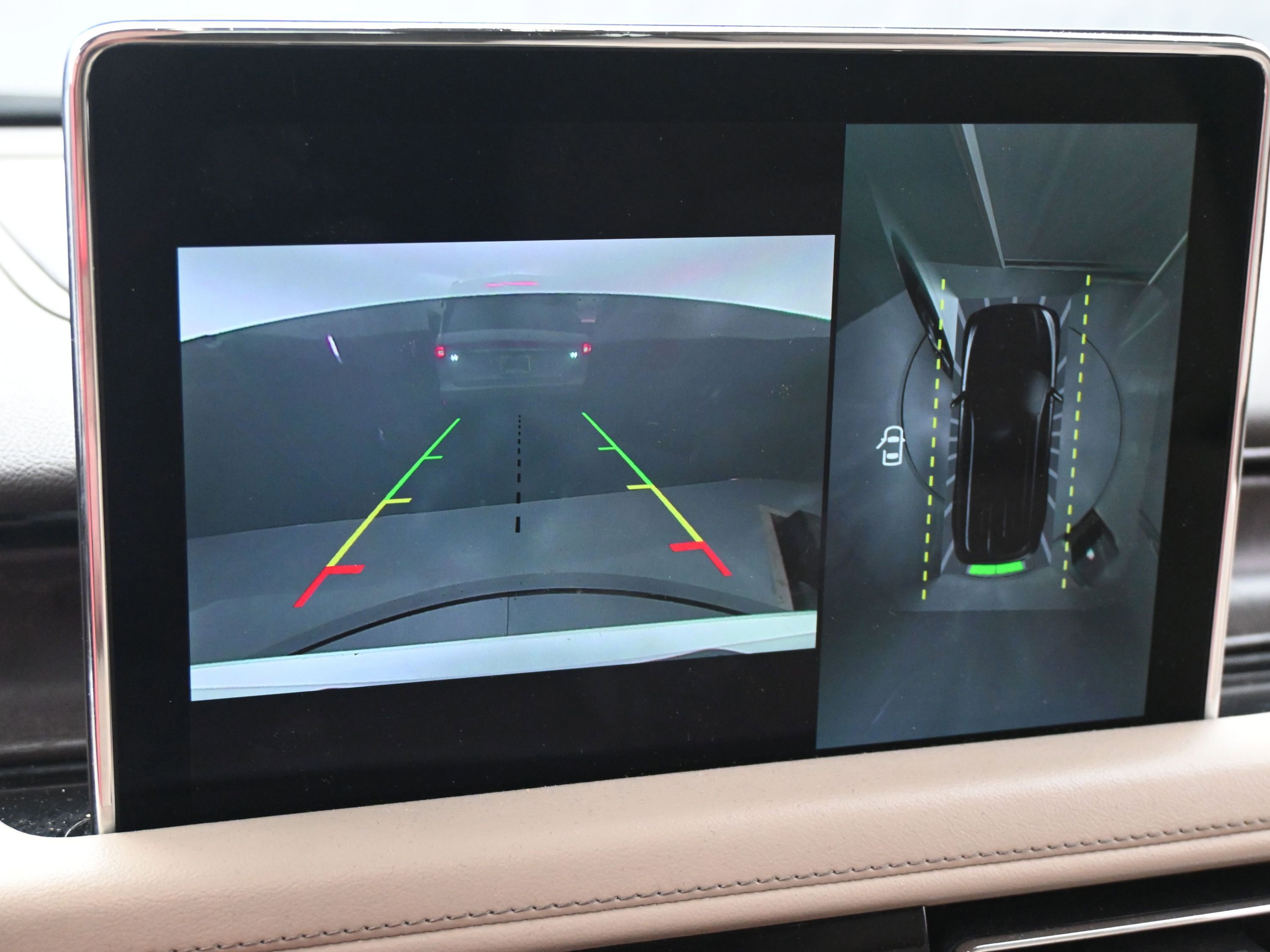 Used 2022 Lincoln Aviator Reserve w/ Equipment Group 201A image 17