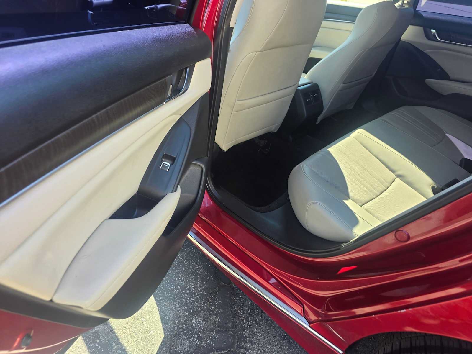 Used 2018 Honda Accord EX-L image 15