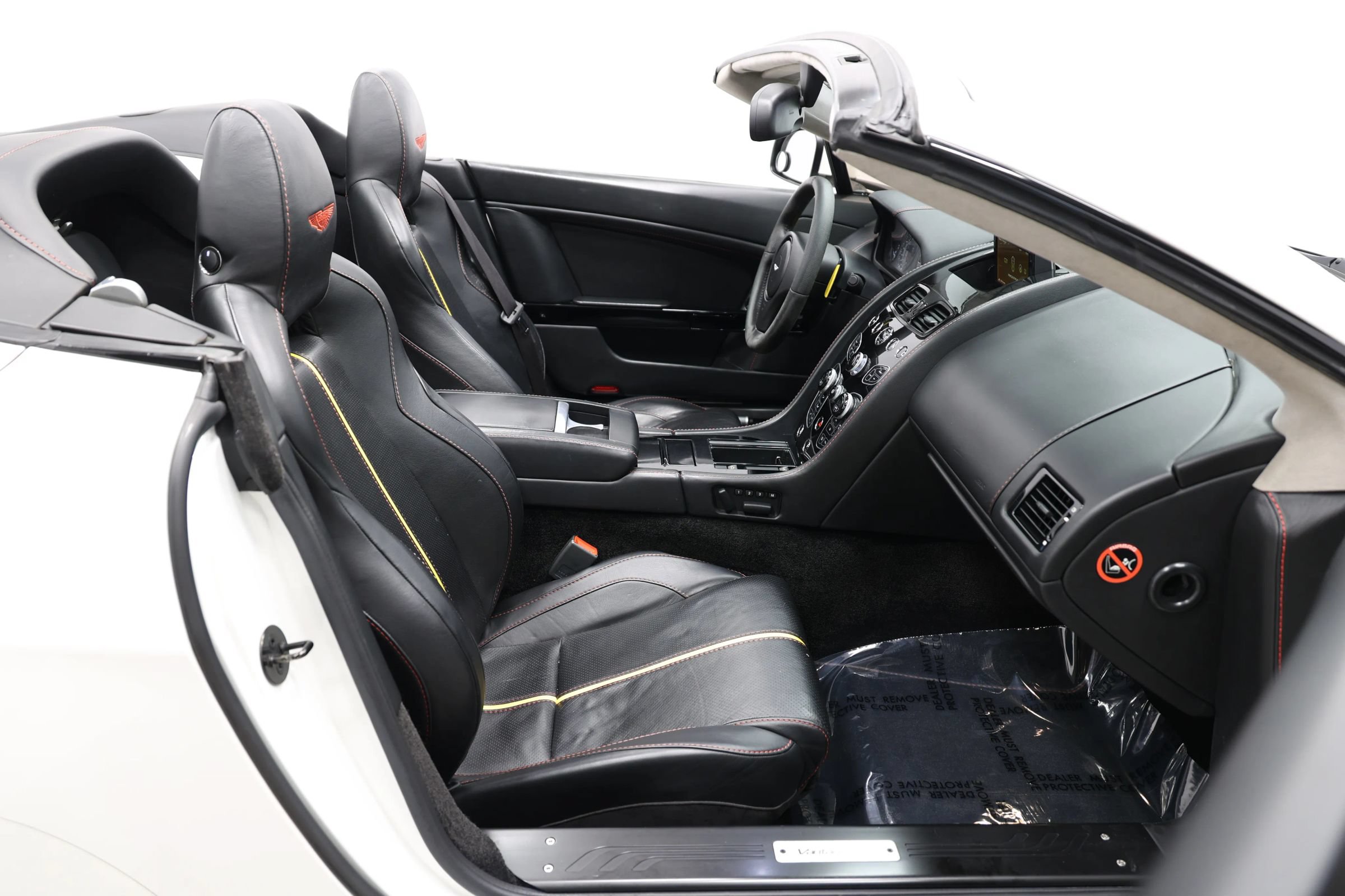 Used 2016 Aston Martin V8 Vantage GT RWD image 59