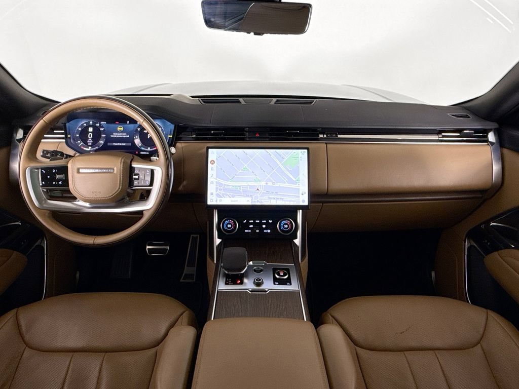 Used 2023 Land Rover Range Rover Long Wheelbase SE AWD/4WD image 9