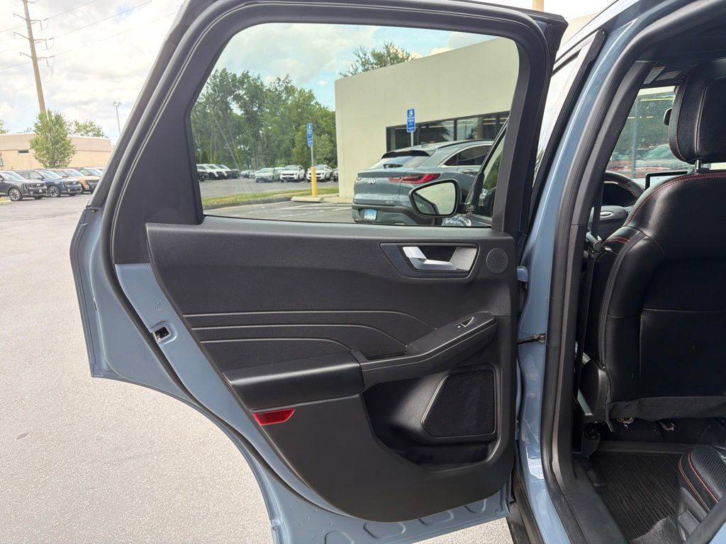 Used 2023 Ford Escape ST-Line Elite w/ Premium Technology Package AWD/4WD image 18