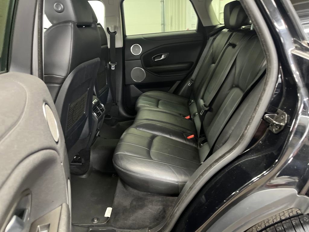 Used 2019 Land Rover Range Rover Evoque SE image 15