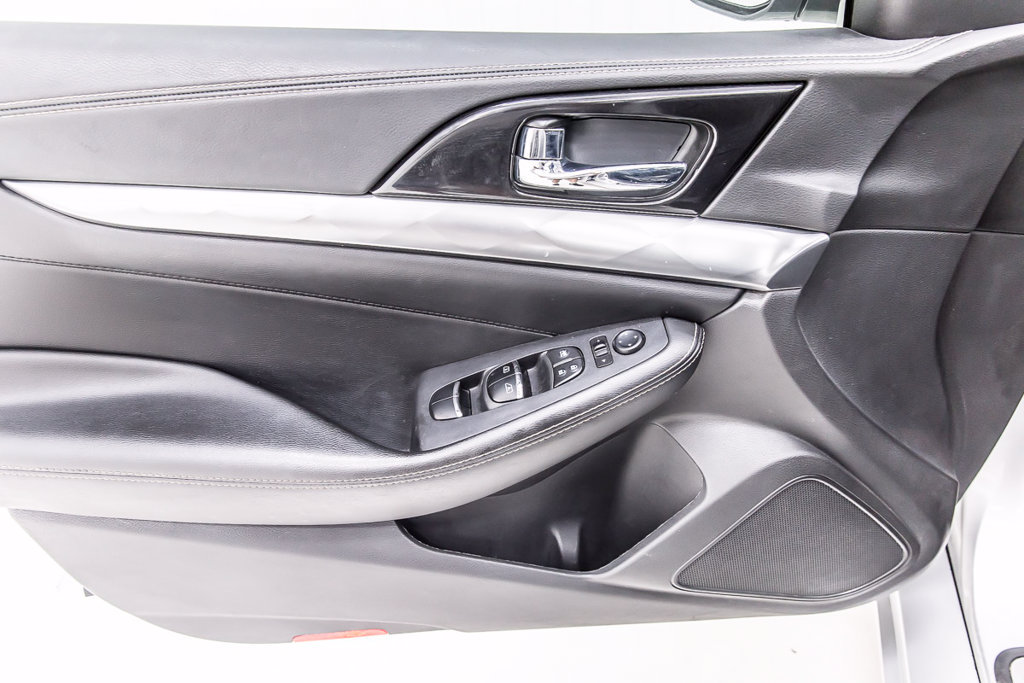 Used 2019 Nissan Maxima 3.5 SV w/ Floor Mat Group FWD image 26