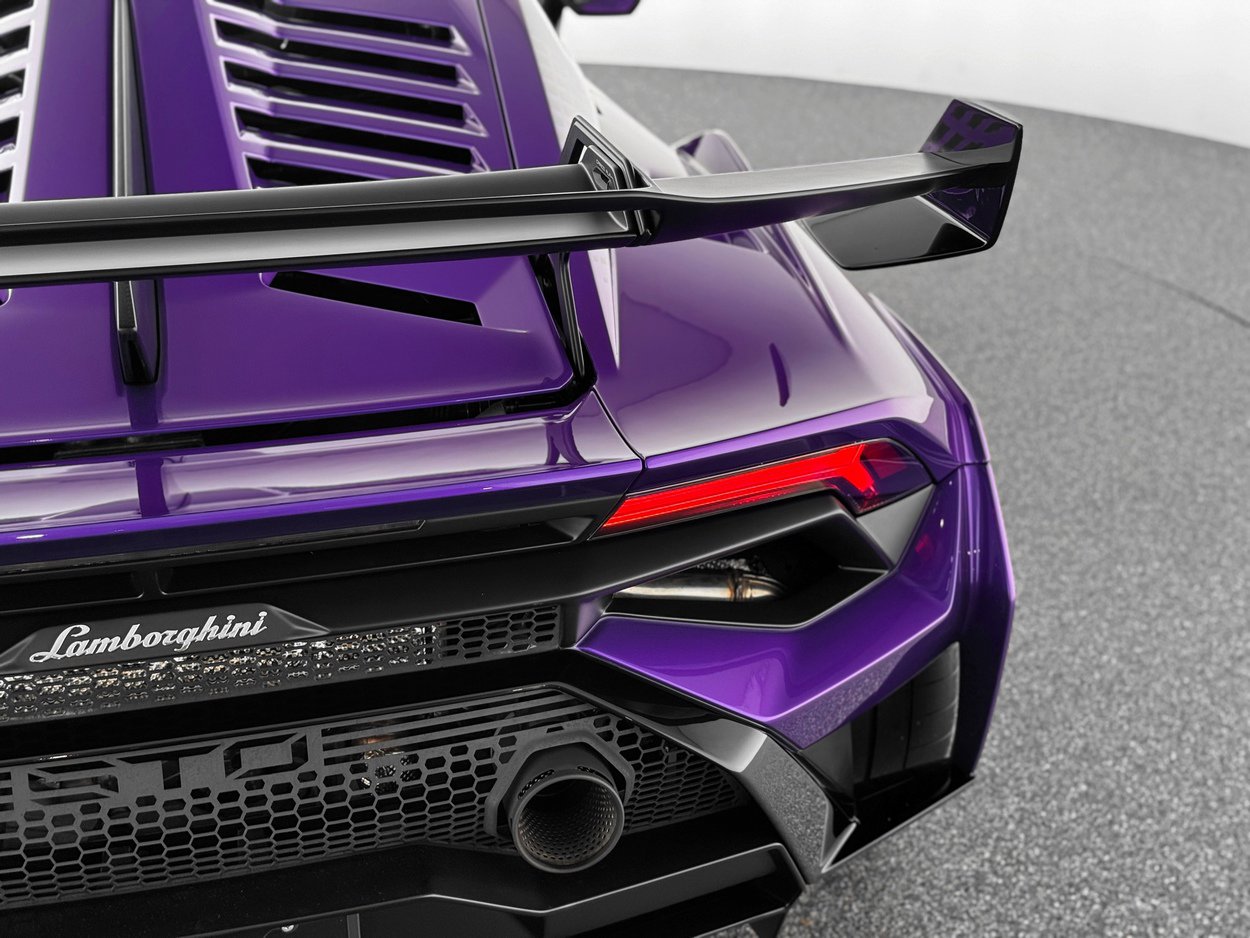 Used 2023 Lamborghini Huracan STO image 34