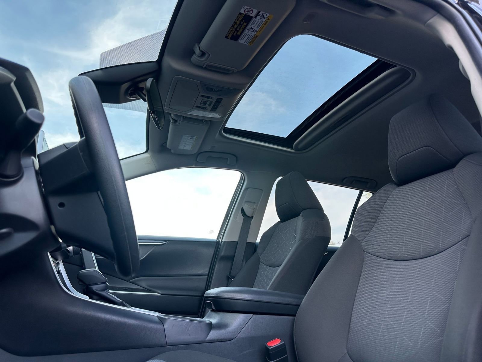 Used 2025 Toyota RAV4 XLE image 22