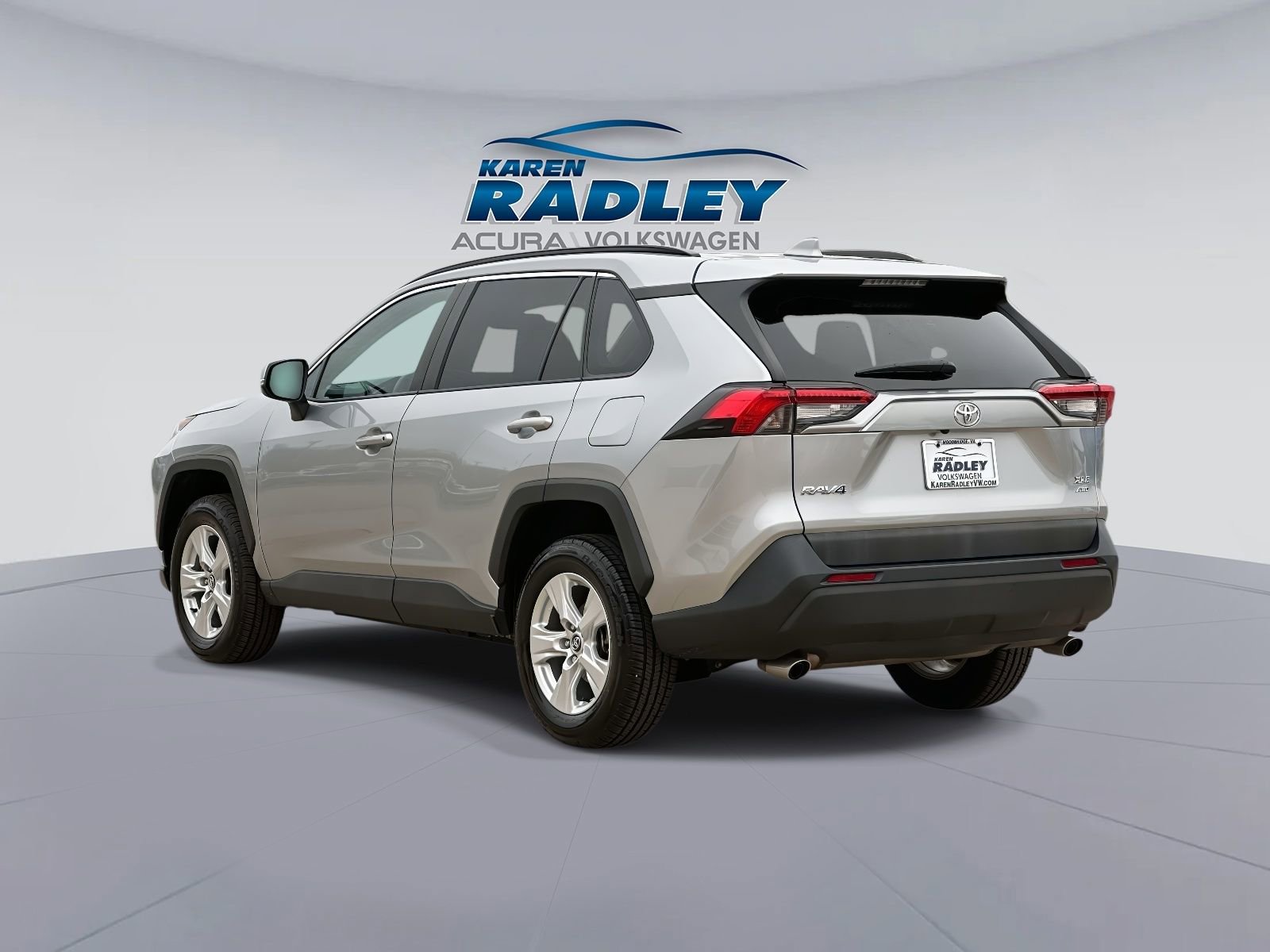 Used 2020 Toyota RAV4 XLE w/ All Weather Liner Package image 4