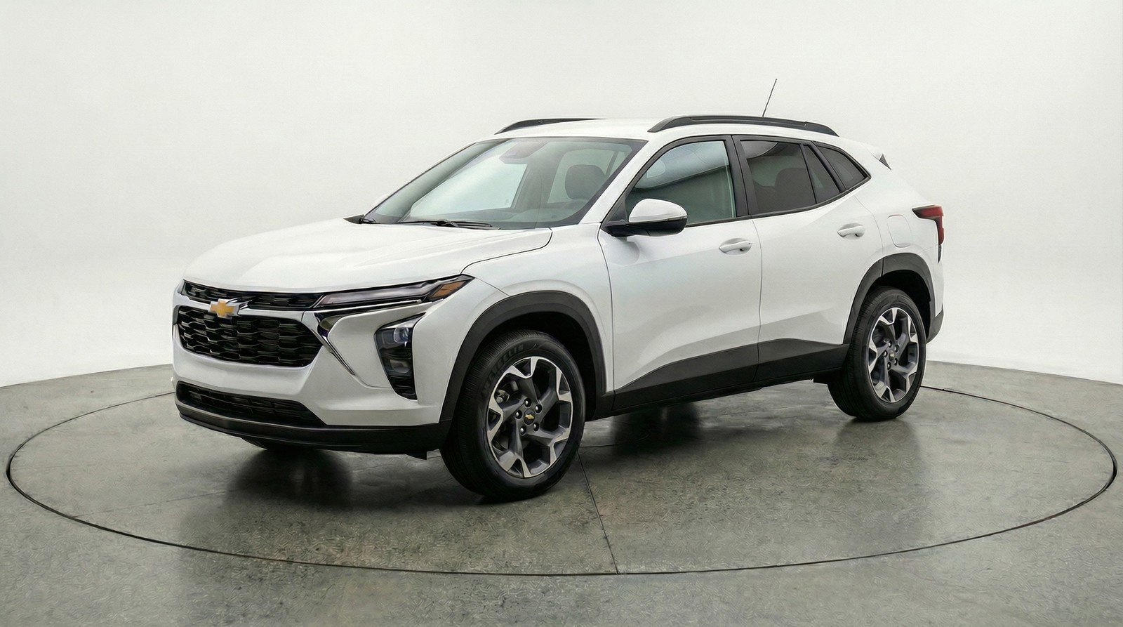 Used 2025 Chevrolet Trax LT FWD image 3