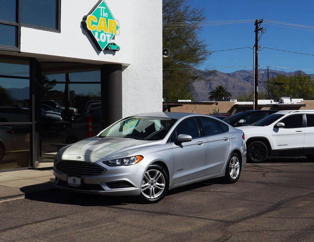 Used 2018 Ford Fusion S image 2