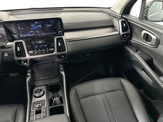 Used 2023 Kia Sorento EX AWD/4WD image 26