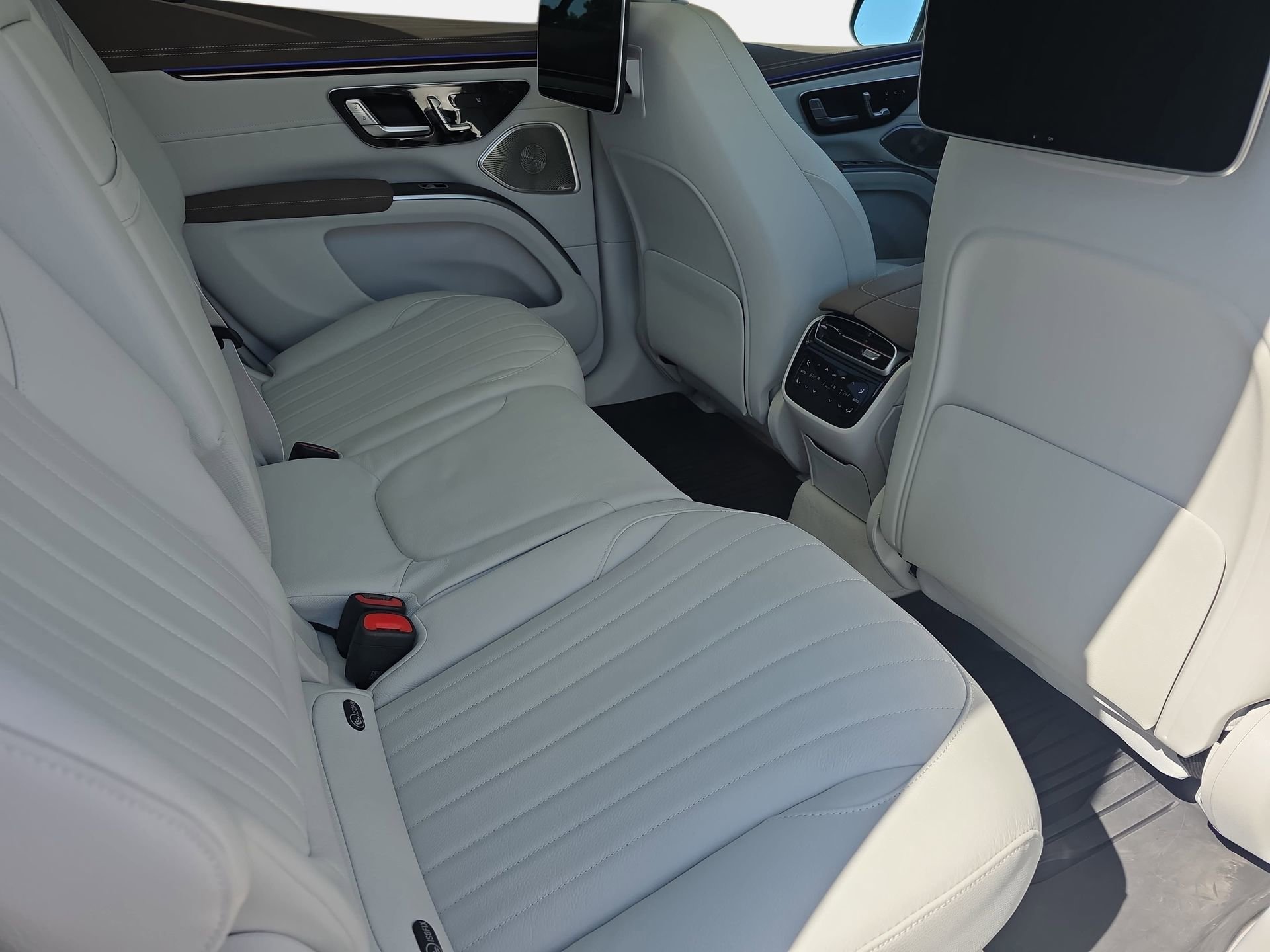 Certified 2023 Mercedes-Benz EQS 580 4MATIC SUV image 11