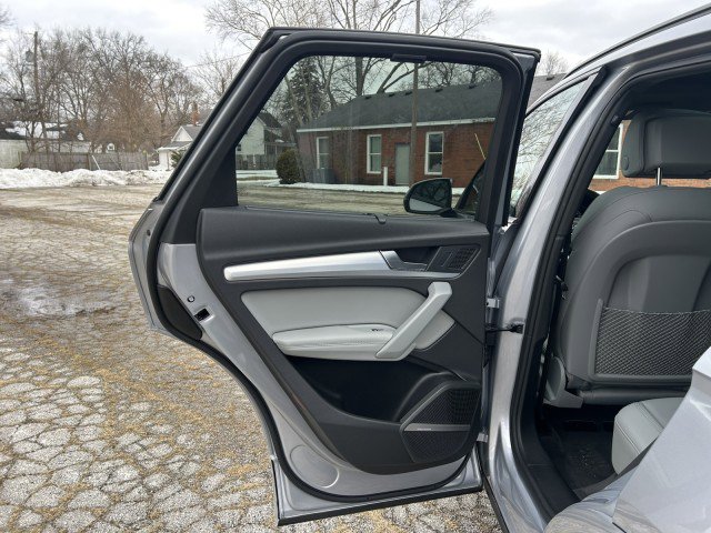 Certified 2024 Audi Q5 2.0T Premium Plus w/ Premium Plus Package image 24