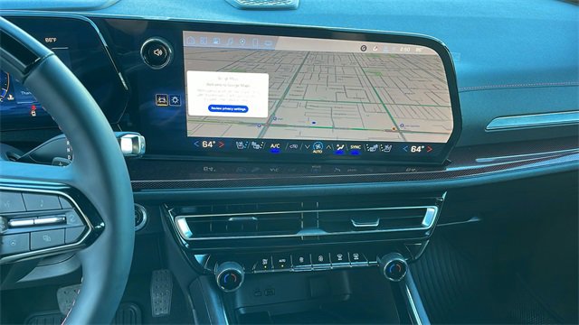 Used 2025 Chevrolet Traverse RS image 15