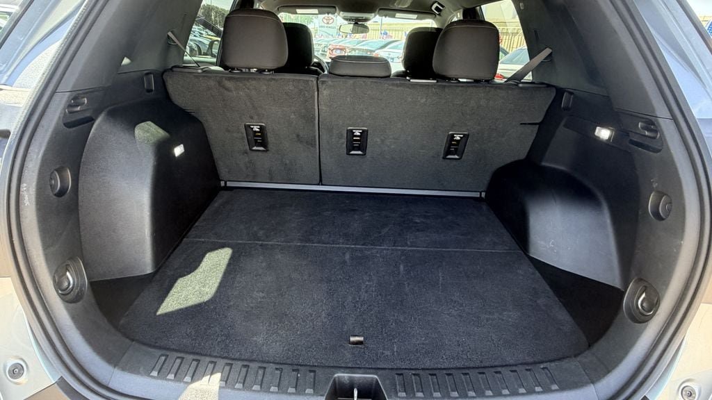 Used 2025 GMC Terrain Elevation FWD image 23