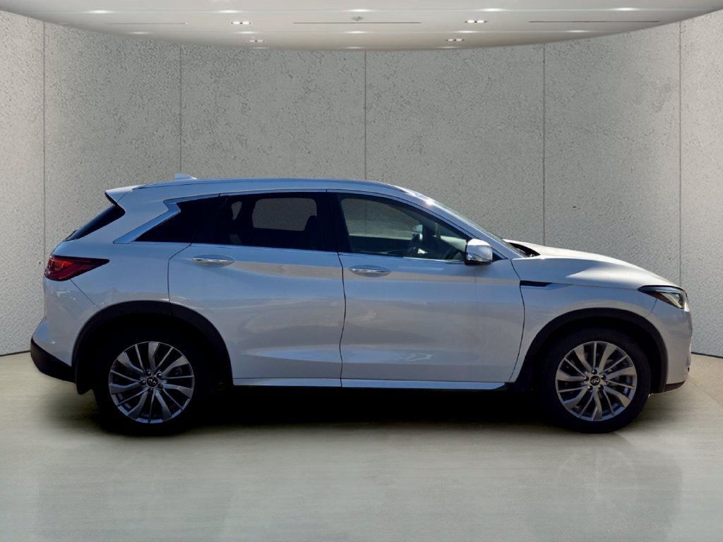 Used 2023 INFINITI QX50 Luxe FWD image 6