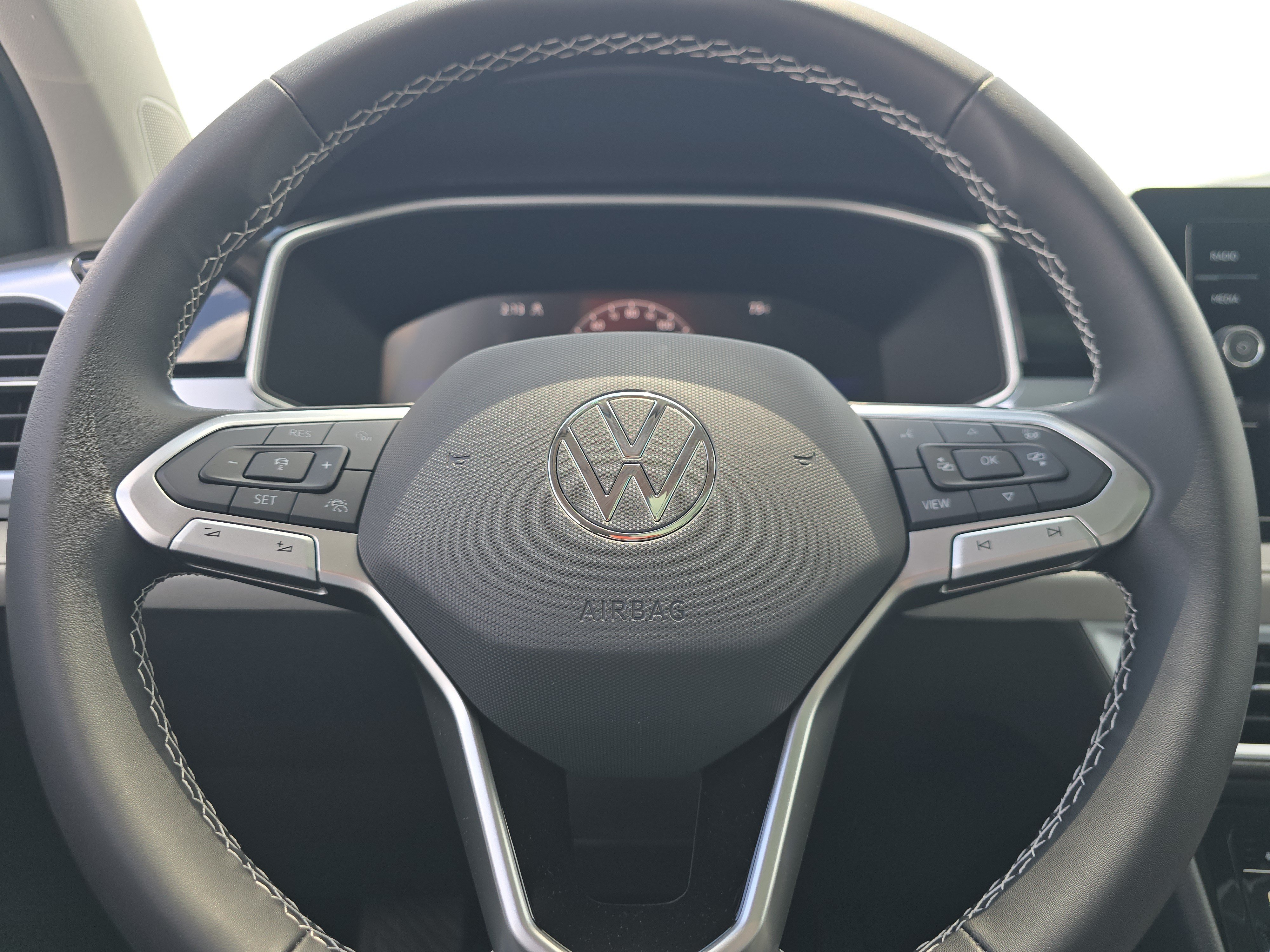 New 2026 Volkswagen Taos SE AWD/4WD image 21