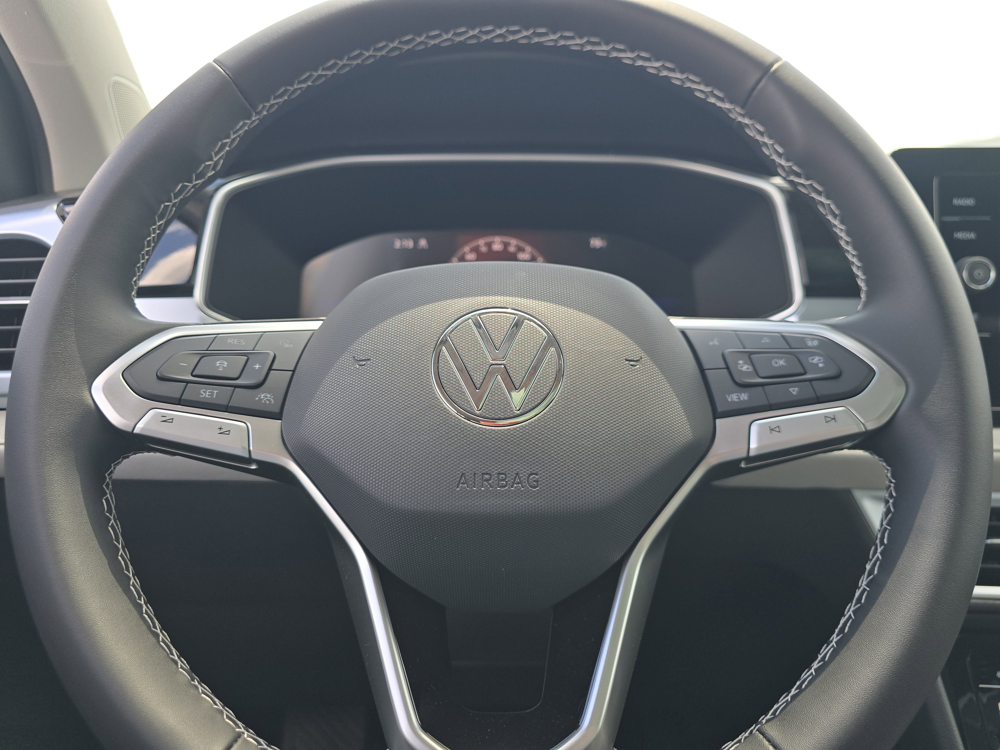 New 2026 Volkswagen Taos SE AWD/4WD image 21