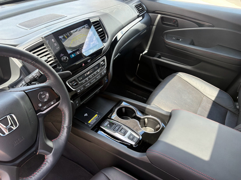 Certified 2024 Honda Passport Black Edition image 18