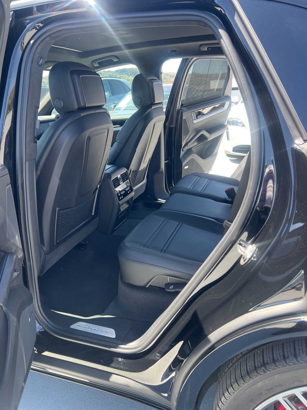 Used 2024 Porsche Cayenne Turbo image 53