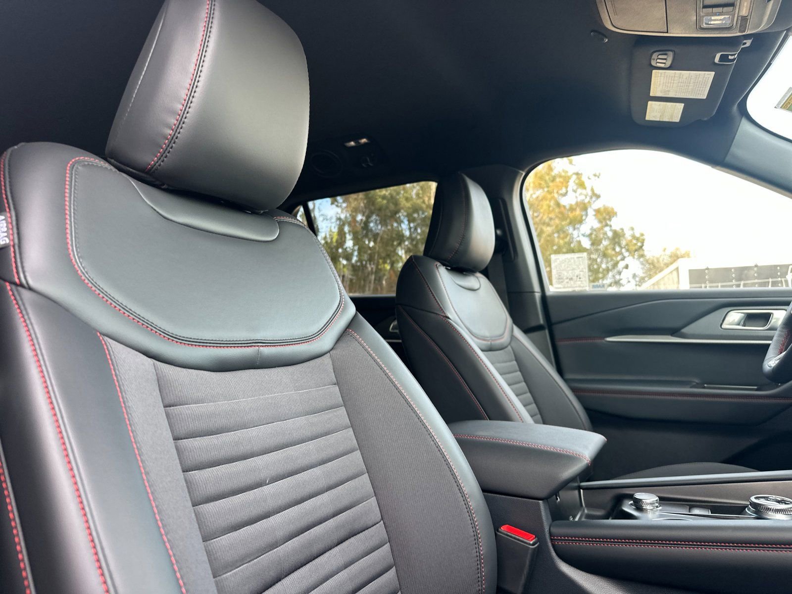 New 2026 Ford Explorer ST-Line w/ ST-Line Street Pack image 19