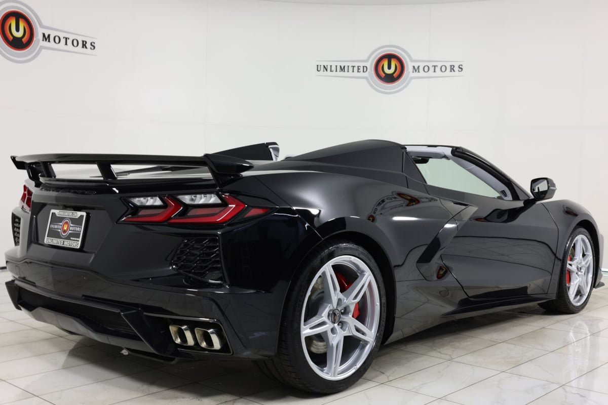 Used 2025 Chevrolet Corvette Stingray Premium Conv w/ Z51 Performance Package RWD image 3