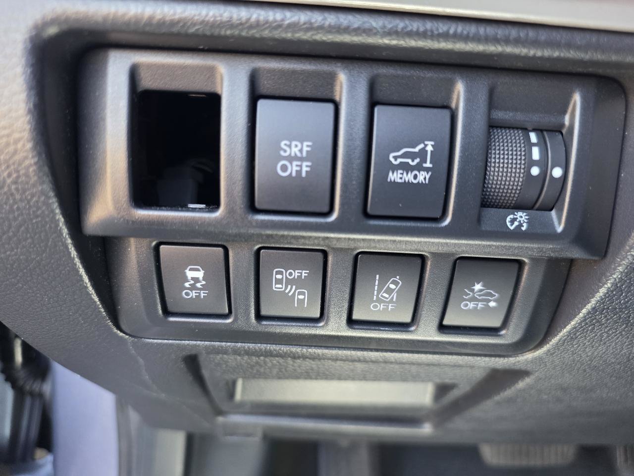 Used 2015 Subaru Outback 2.5i Limited AWD/4WD image 12