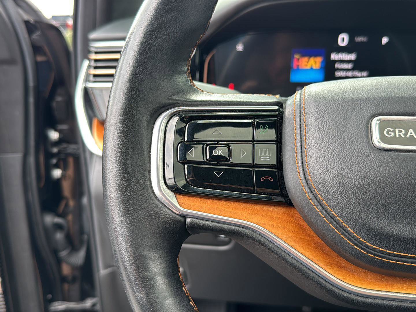 Used 2022 Jeep Grand Wagoneer Series III w/ Rear Seat Video Group 1 image 20