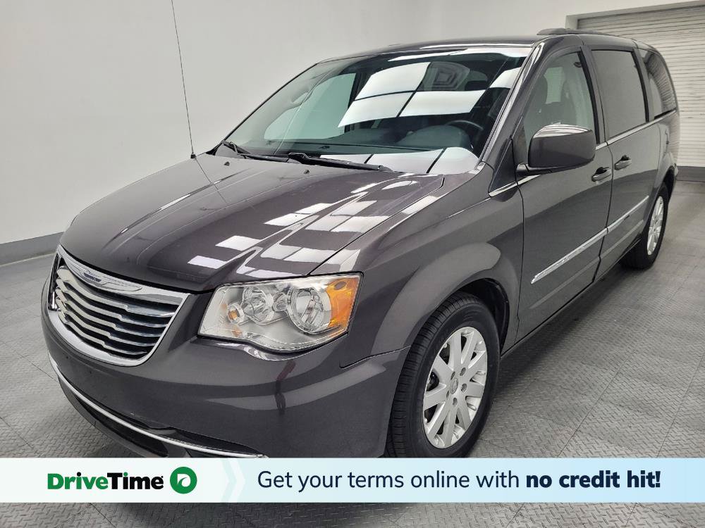 Used 2016 Chrysler Town & Country Touring FWD image 1