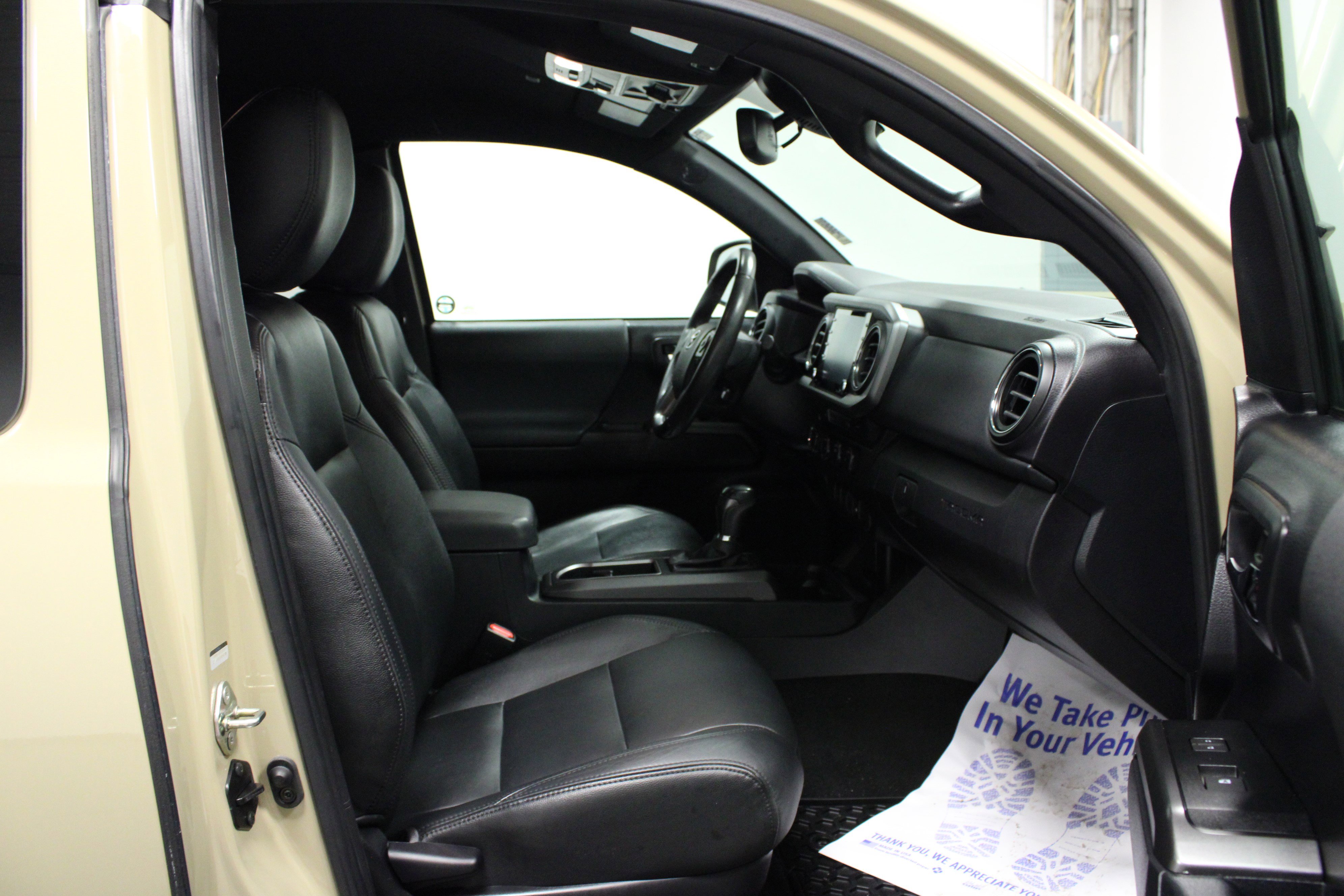 Used 2020 Toyota Tacoma TRD Off-Road image 16