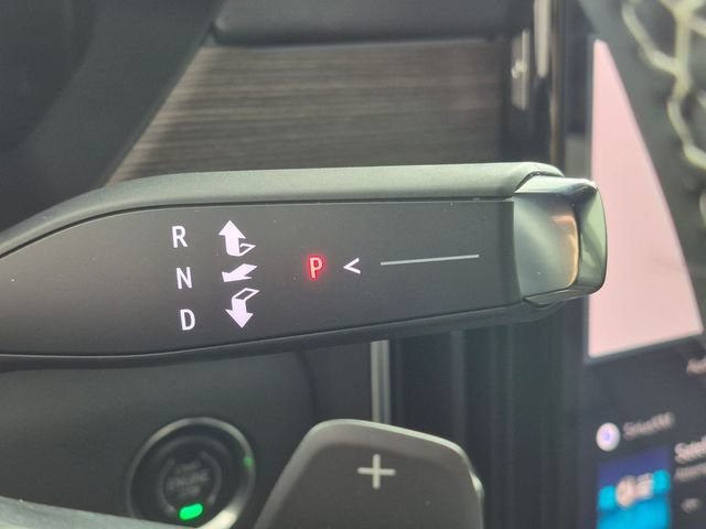 Used 2025 GMC Acadia Denali FWD image 23