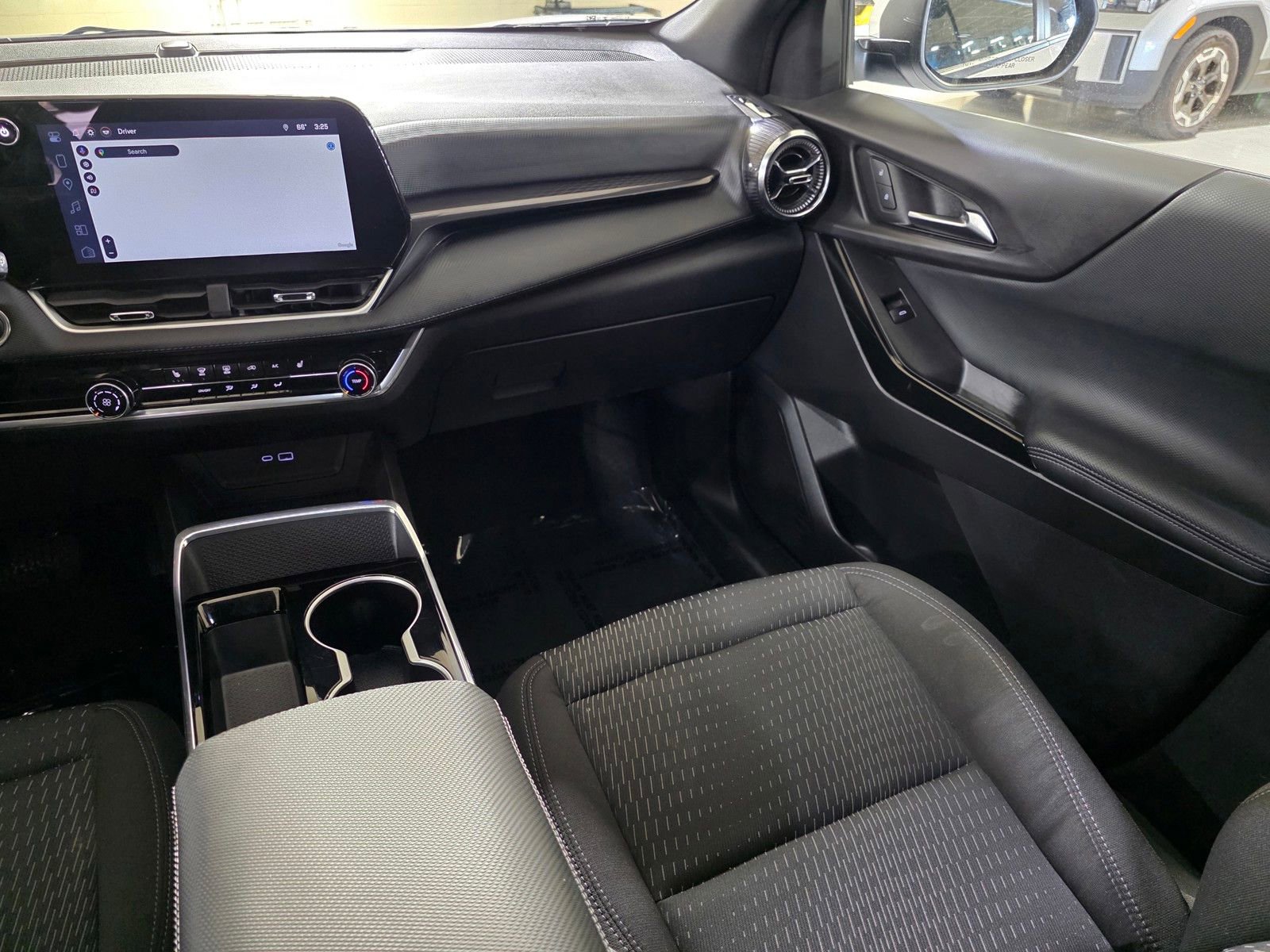 Used 2025 Chevrolet Equinox LT image 17