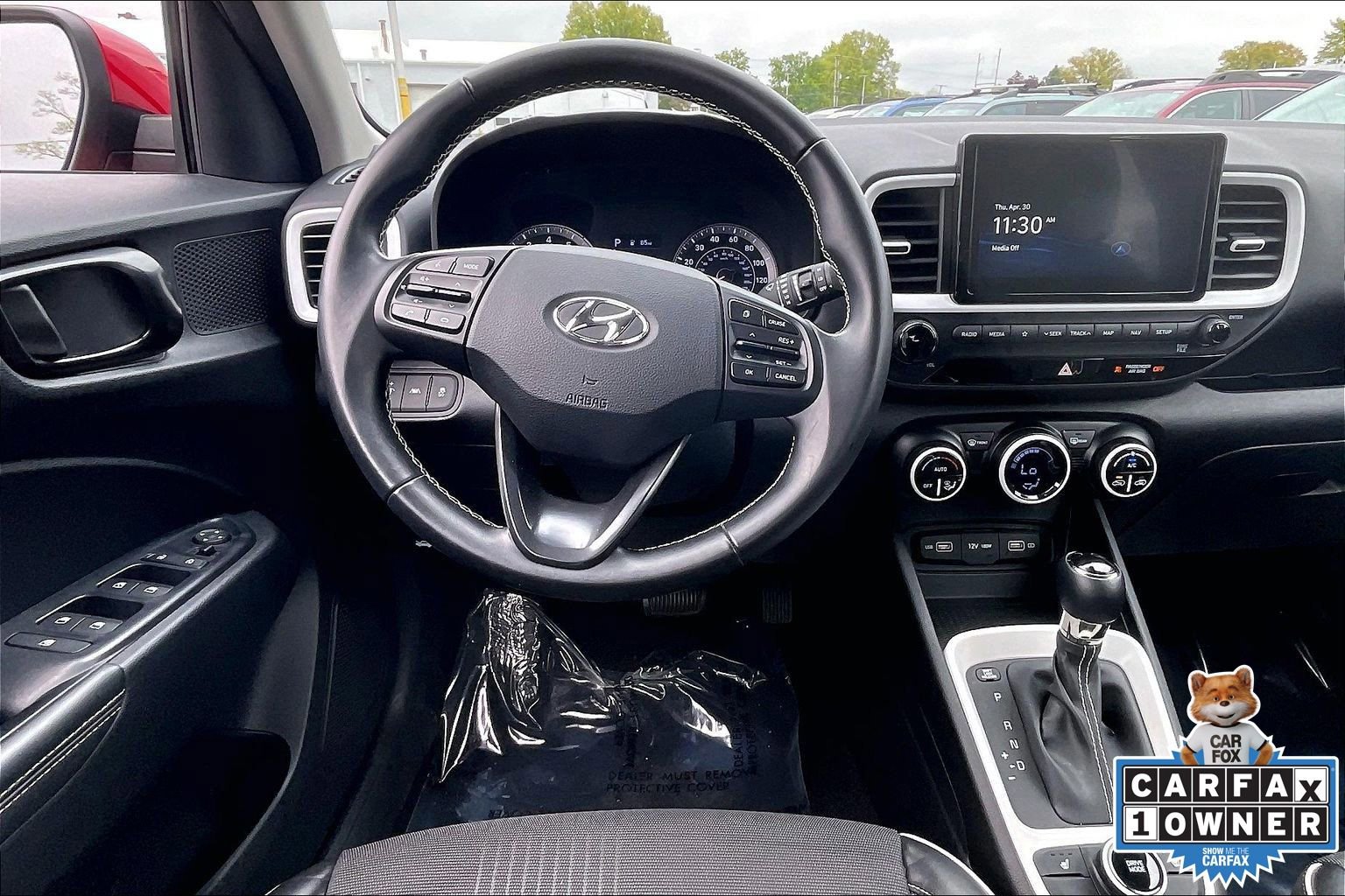 Used 2022 Hyundai Venue Limited w/ Cargo Package FWD image 5