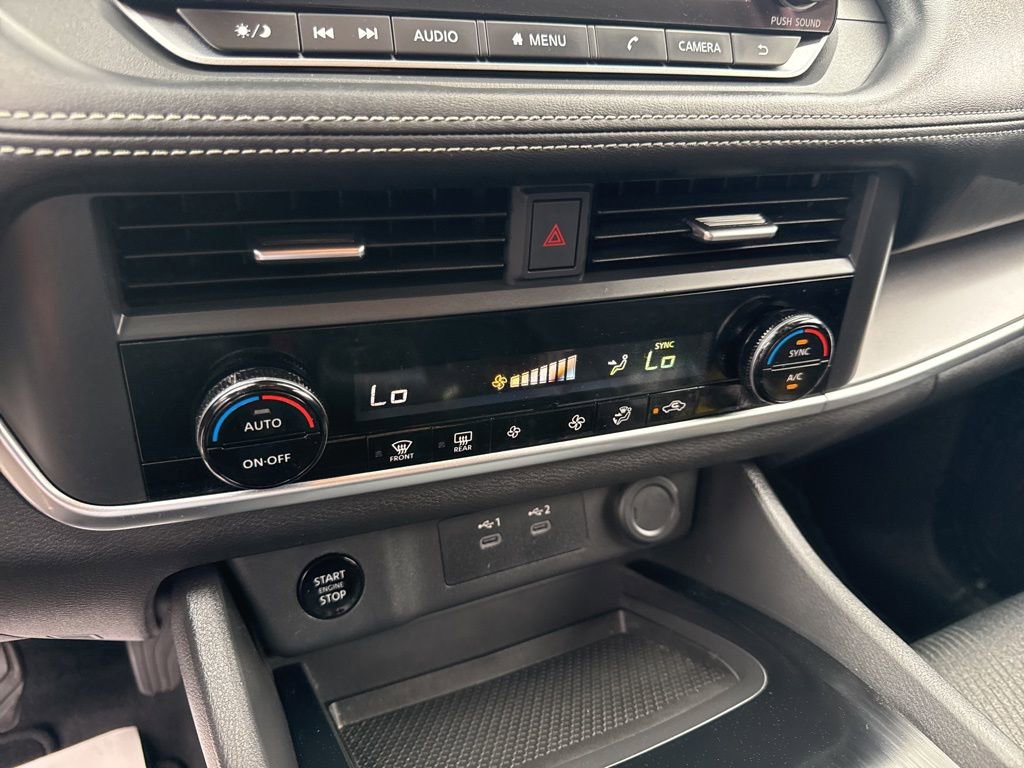 Used 2024 Nissan Rogue SV image 25