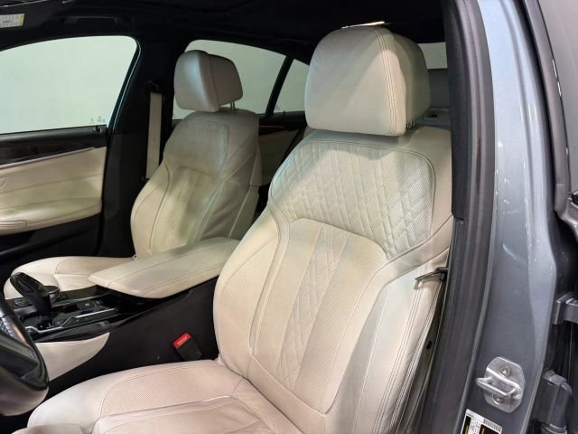 Used 2018 BMW M550i xDrive AWD/4WD image 27