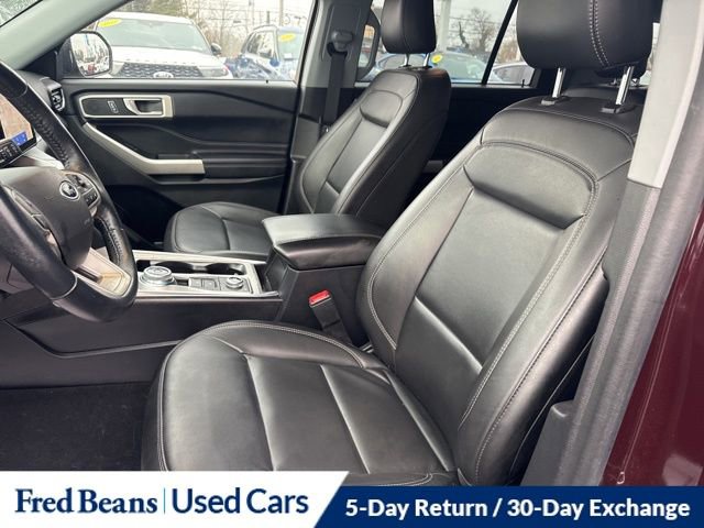 Certified 2022 Ford Explorer XLT w/ Equipment Group 202A AWD/4WD image 18