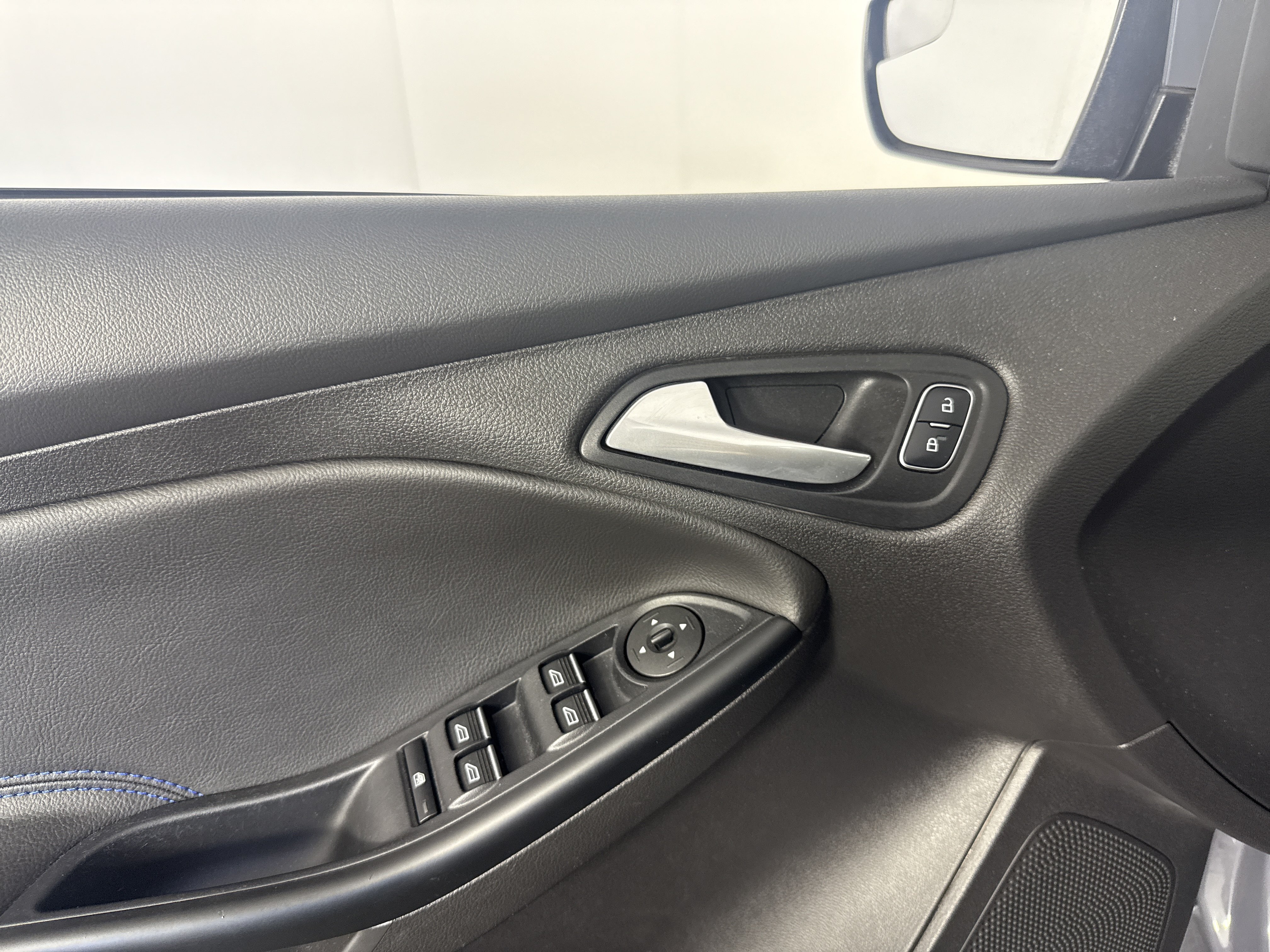 Used 2017 Ford Focus RS AWD/4WD image 16