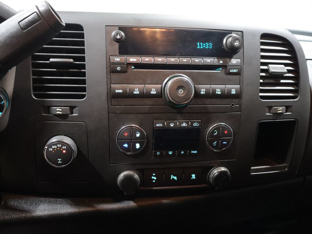 Used 2011 Chevrolet Silverado 1500 LT w/ All-Star Edition AWD/4WD image 23