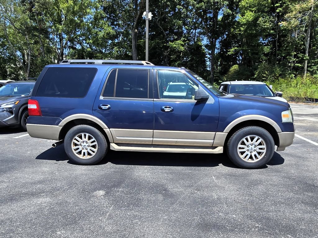 Used 2013 Ford Expedition XLT RWD image 2