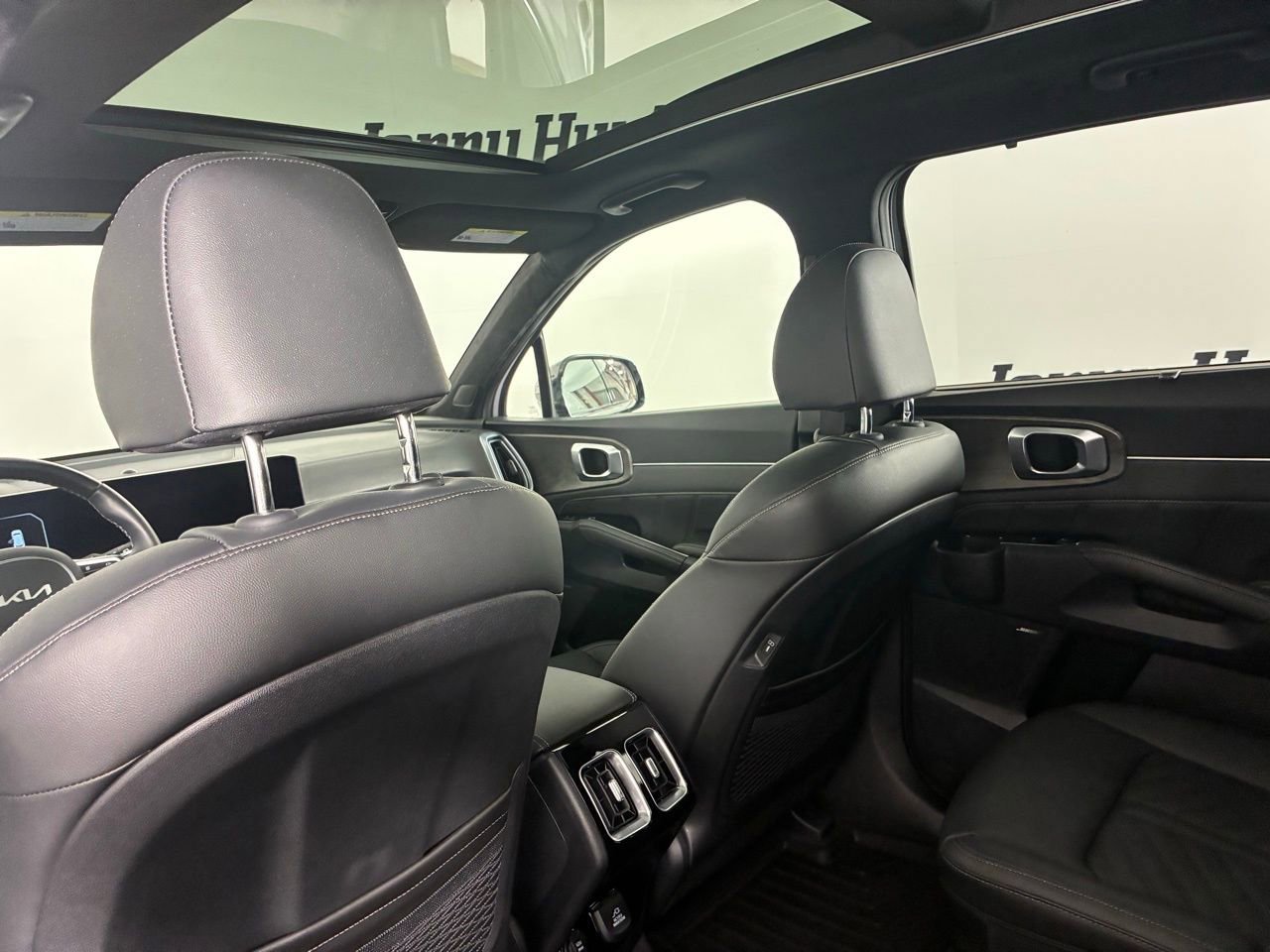 Used 2025 Kia Sorento SX Prestige image 28