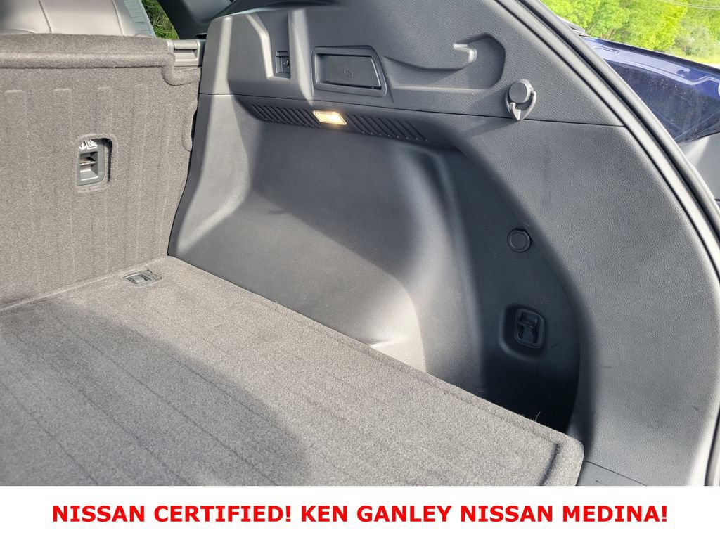 Certified 2025 Nissan Murano SV AWD/4WD image 44