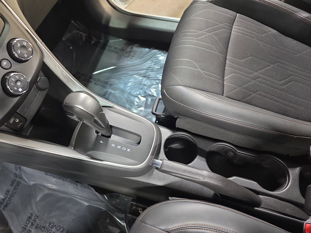 Used 2020 Chevrolet Trax LT w/ LT Convenience Package FWD image 23