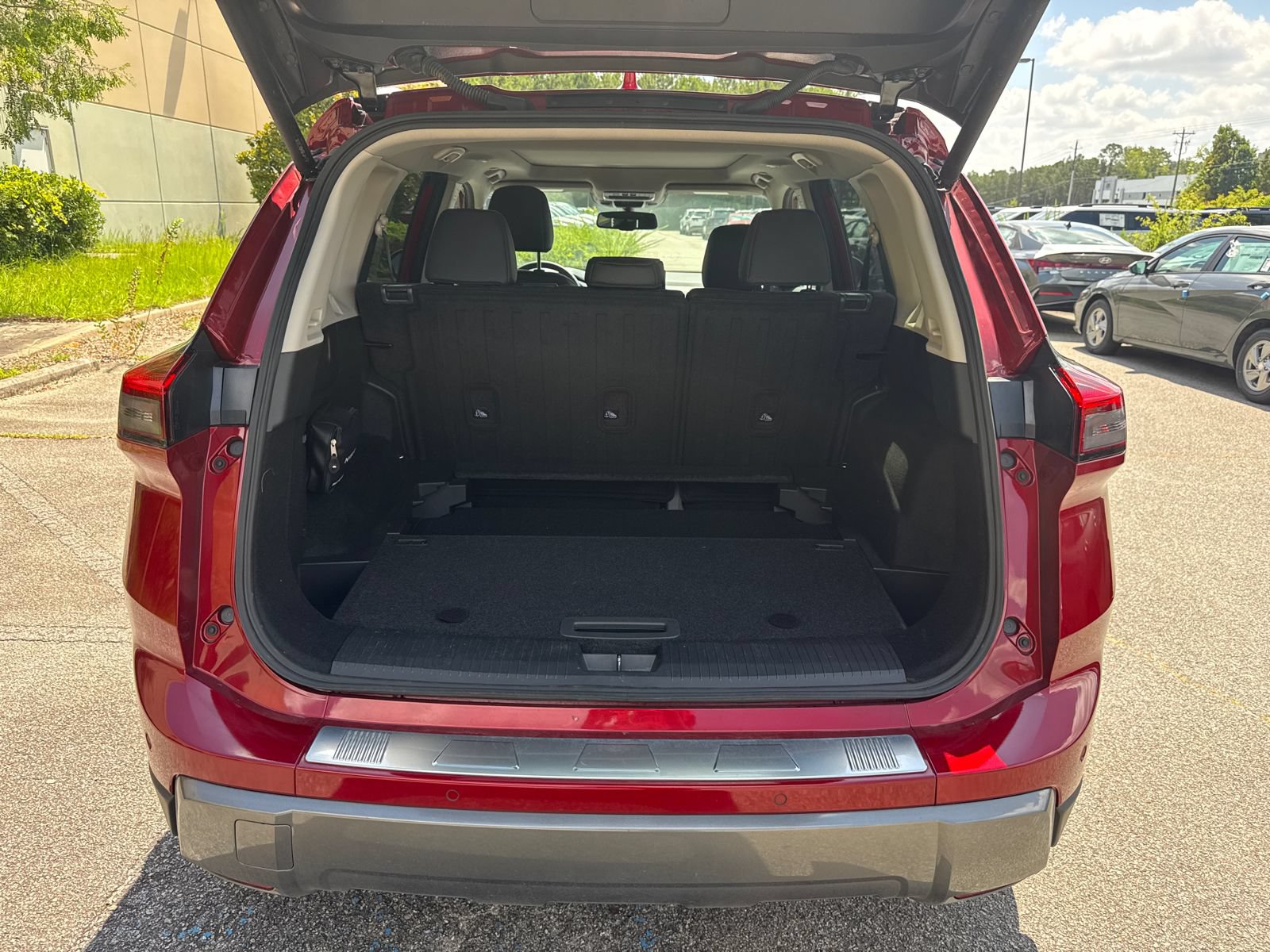 Used 2024 Nissan Rogue SL w/ SL Premium Package FWD image 18